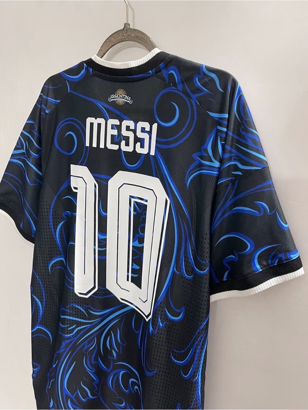 adidas Men’s Black & Blue Argentina #10 Football Jersey - Picture 3 of 4